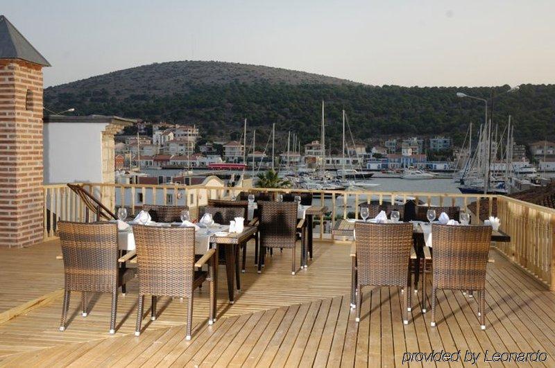 فندق سيسمي كانوني كيرفانساراي هيستوريكال Çeşme المطعم الصورة