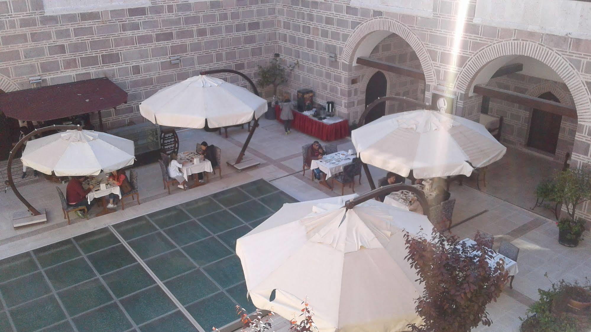 فندق سيسمي كانوني كيرفانساراي هيستوريكال Çeşme المظهر الخارجي الصورة
